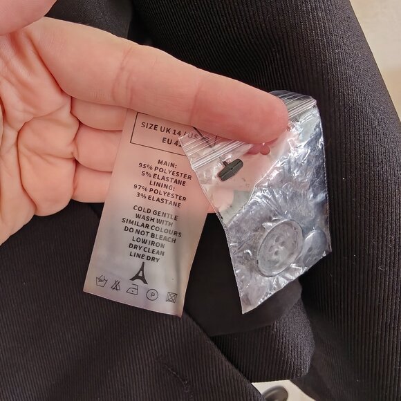 NWT Maniere De Voir Laurence Tailored Wrap Vest in Black 10 - Picture 10 of 12